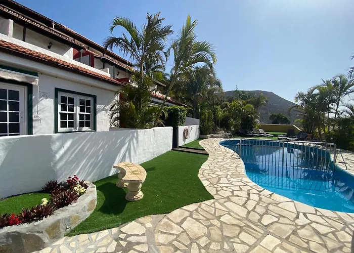 Apartamentos Y Bungalows Finca Colon